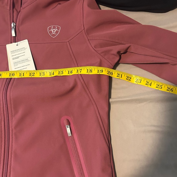 NWT Ariat Team Softshell Jacket, Color Rose Size M - Picture 13 of 15